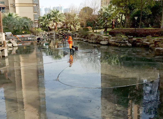龙里景观池淤泥清理